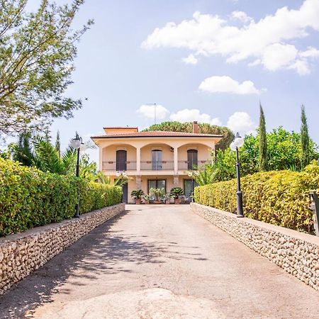 Villa Laoconte Piscina, Jacuzzi E Biliardo Canicattì Kültér fotó